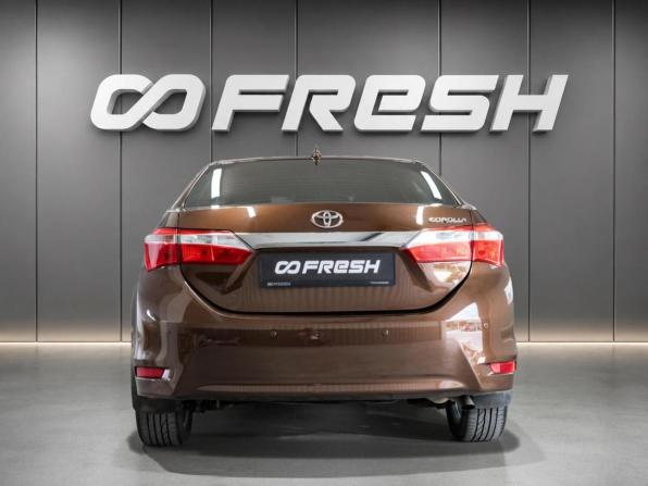 Toyota Corolla XI (E160 E170 E180) Рестайлинг 1 с пробегом 2018 года, цена 1 670 000 рублей, 70746 км, седан, Автокод Объявления