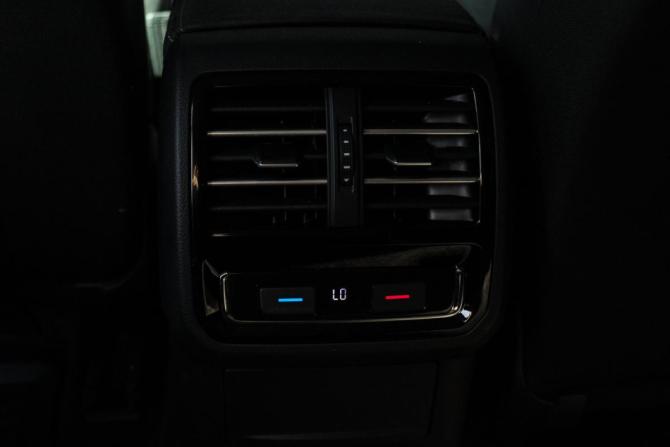 Volkswagen Passat B8 с пробегом 2018 года, цена 2 150 000 рублей, 186210 км, универсал, Автокод Объявления