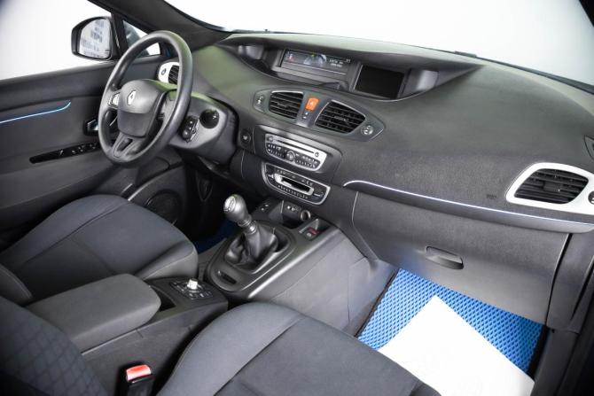 Renault Scenic III с пробегом 2010 года, цена 749 000 рублей, 320156 км, компактвэн, Автокод Объявления