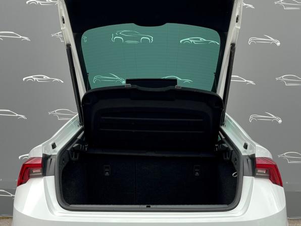 Skoda Octavia IV (A8) с пробегом 2021 года, цена 2 166 400 рублей, 104136 км, лифтбек, Автокод Объявления