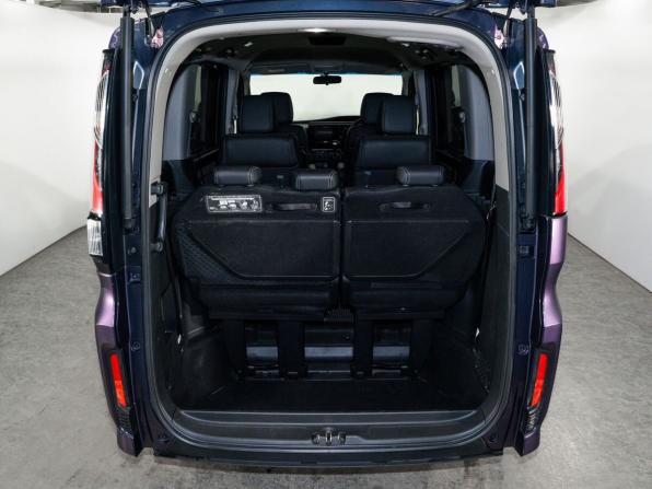 Honda Stepwgn V с пробегом 2015 года, цена 1 650 000 рублей, 136756 км, минивэн, Автокод Объявления