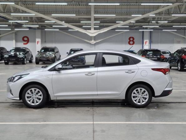 Hyundai Solaris II Рестайлинг с пробегом 2021 года, цена 1 405 000 рублей, 134363 км, седан, Автокод Объявления
