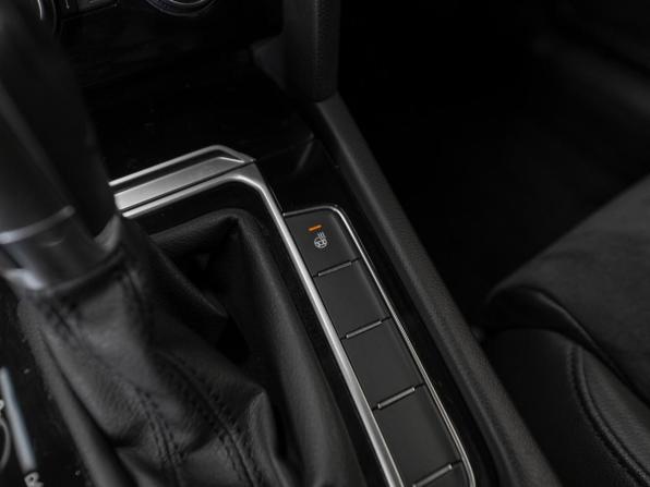Volkswagen Passat B8 с пробегом 2018 года, цена 2 380 000 рублей, 106838 км, седан, Автокод Объявления