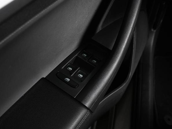 Skoda Rapid I Рестайлинг с пробегом 2020 года, цена 1 639 000 рублей, 123115 км, лифтбек, Автокод Объявления