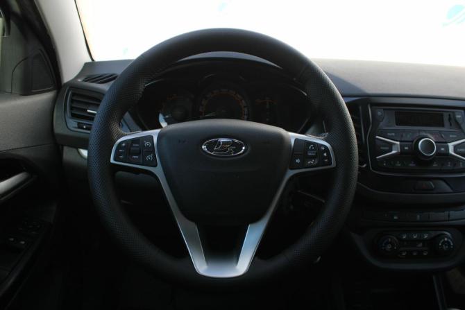Lada (ВАЗ) Vesta I с пробегом 2019 года, цена 800 000 рублей, 102000 км, седан, Автокод Объявления