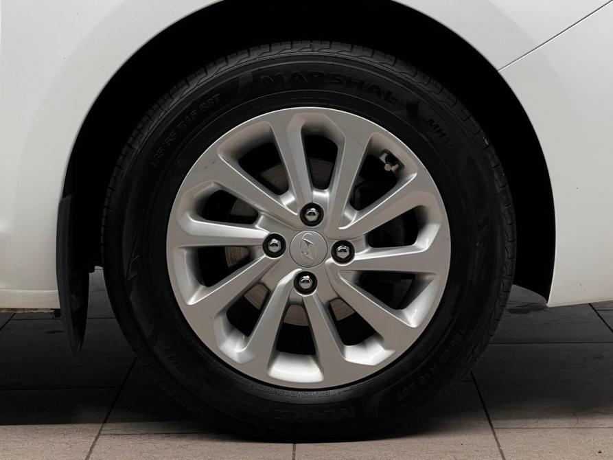 Hyundai Solaris II Санкт-Петербург  - изображение 17
