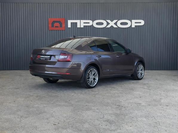 Skoda Octavia III (A7) Рестайлинг с пробегом 2019 года, цена 1 997 000 рублей, 61806 км, лифтбек, Автокод Объявления