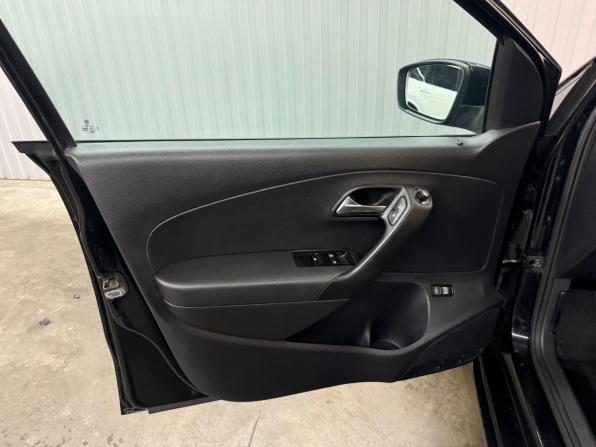 Volkswagen Polo V с пробегом 2014 года, цена 717 000 рублей, 218632 км, седан, Автокод Объявления