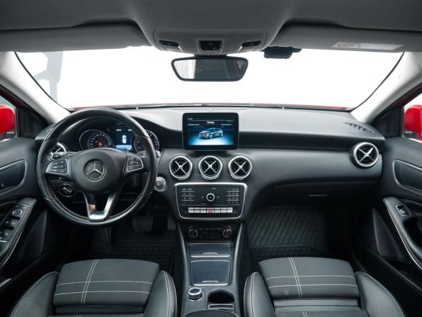 Mercedes-Benz A-Класс III (W176) Рестайлинг с пробегом 2017 года, цена 1 799 000 рублей, 111478 км, хэтчбек, Автокод Объявления