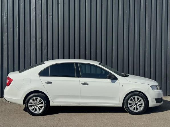 Skoda Rapid I с пробегом 2016 года, цена 935 000 рублей, 125603 км, лифтбек, Автокод Объявления