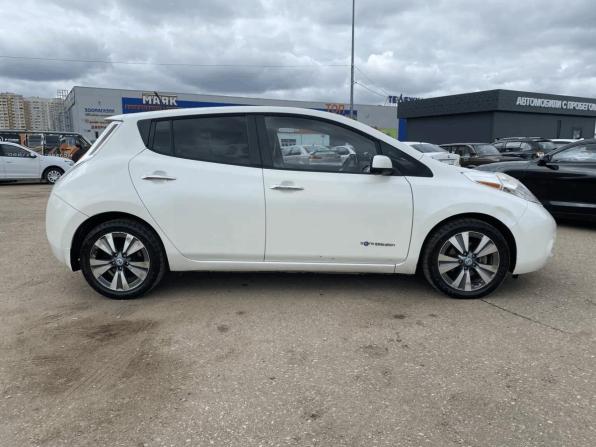 Nissan Leaf I (ZE0/AZE0) с пробегом 2013 года, цена 995 000 рублей, 133236 км, хэтчбек, Автокод Объявления