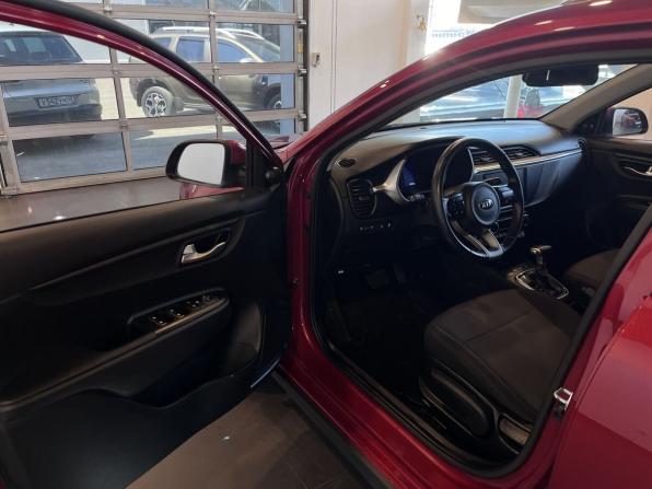 Kia Rio IV Рестайлинг с пробегом 2021 года, цена 2 052 000 рублей, 22215 км, хэтчбек, Автокод Объявления