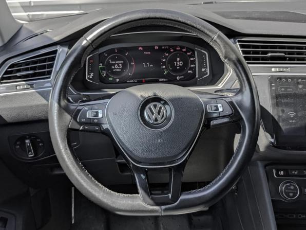 Volkswagen Tiguan II с пробегом 2019 года, цена 2 300 000 рублей, 185000 км, внедорожник, Автокод Объявления