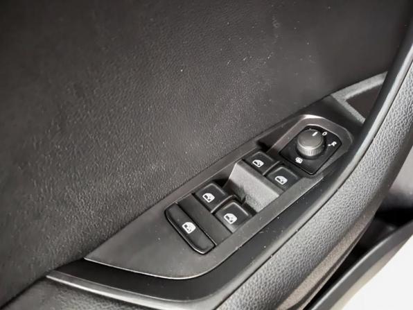 Skoda Karoq I с пробегом 2020 года, цена 2 299 000 рублей, 114401 км, внедорожник, Автокод Объявления