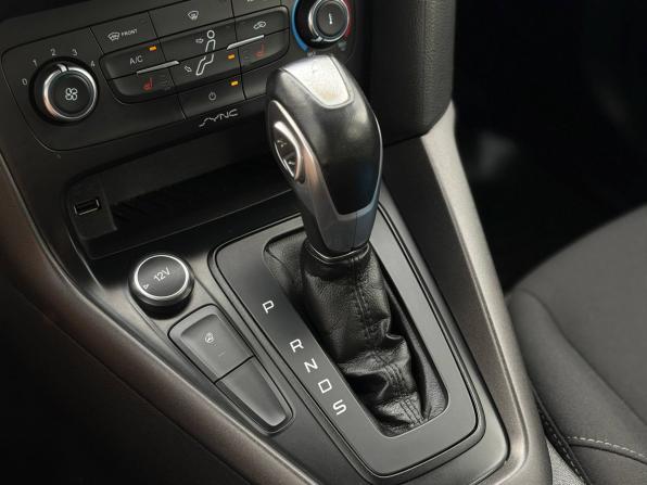 Ford Focus III Рестайлинг с пробегом 2016 года, цена 979 000 рублей, 134030 км, хэтчбек, Автокод Объявления