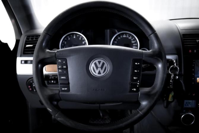 Volkswagen Touareg I Рестайлинг с пробегом 2008 года, цена 899 000 рублей, 243000 км, внедорожник, Автокод Объявления