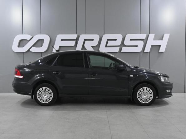 Volkswagen Polo V Рестайлинг с пробегом 2017 года, цена 1 219 000 рублей, 142897 км, седан, Автокод Объявления