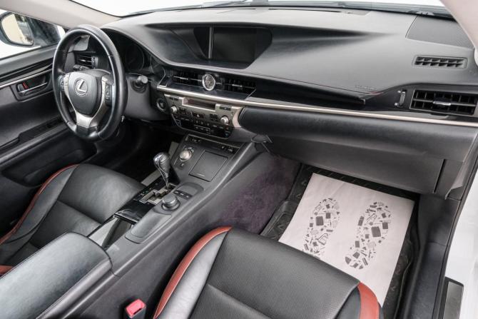 Lexus ES VI с пробегом 2015 года, цена 2 099 000 рублей, 167000 км, седан, Автокод Объявления