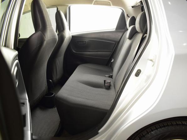 Toyota Vitz III (XP130) Рестайлинг с пробегом 2015 года, цена 749 995 рублей, 233747 км, хэтчбек, Автокод Объявления