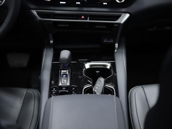 Lexus RX V с пробегом 2023 года, цена 8 550 000 рублей, 31185 км, внедорожник, Автокод Объявления