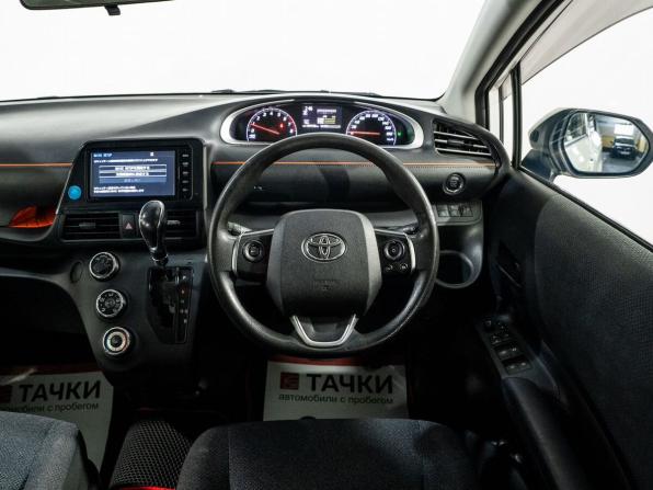 Toyota Sienta I Рестайлинг 2 с пробегом 2015 года, цена 1 149 500 рублей, 169168 км, компактвэн, Автокод Объявления