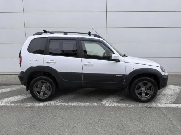 Chevrolet Niva I Рестайлинг с пробегом 2018 года, цена 799 000 рублей, 134247 км, внедорожник, Автокод Объявления