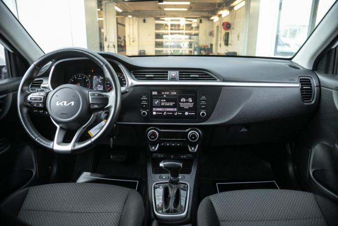Kia Rio IV Рестайлинг с пробегом 2021 года, цена 1 425 000 рублей, 78027 км, седан, Автокод Объявления