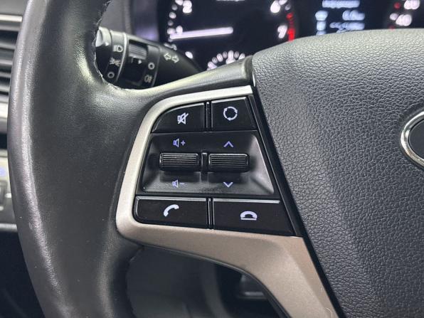 Hyundai Solaris II с пробегом 2017 года, цена 1 445 000 рублей, 74841 км, седан, Автокод Объявления
