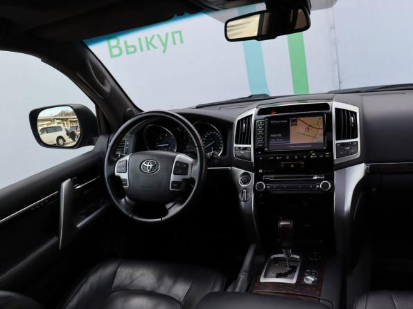 Toyota Land Cruiser 200 Series Рестайлинг 1 с пробегом 2015 года, цена 3 390 000 рублей, 171177 км, внедорожник, Автокод Объявления
