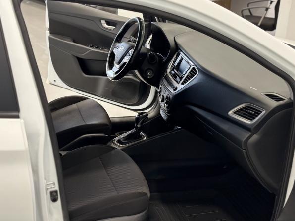 Hyundai Solaris II с пробегом 2019 года, цена 1 295 000 рублей, 105060 км, седан, Автокод Объявления