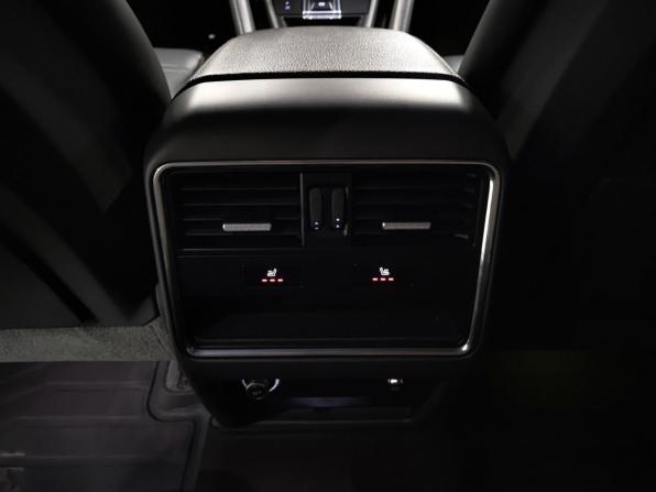 Porsche Cayenne III с пробегом 2019 года, цена 6 600 000 рублей, 60101 км, внедорожник, Автокод Объявления