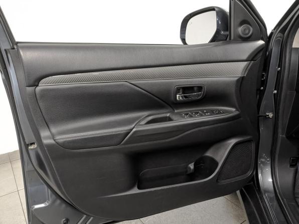 Mitsubishi Outlander III Рестайлинг 3 с пробегом 2019 года, цена 2 200 000 рублей, 151000 км, внедорожник, Автокод Объявления