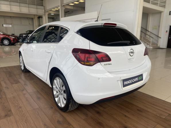 Opel Astra J с пробегом 2011 года, цена 590 000 рублей, 155568 км, хэтчбек, Автокод Объявления