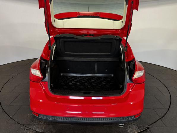 Ford Focus III с пробегом 2012 года, цена 900 000 рублей, 100200 км, хэтчбек, Автокод Объявления