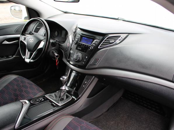 Hyundai i40 I Рестайлинг с пробегом 2015 года, цена 1 339 000 рублей, 125165 км, седан, Автокод Объявления