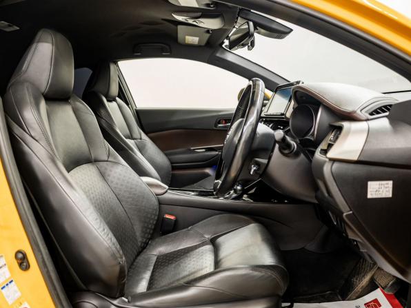 Toyota C-HR I с пробегом 2017 года, цена 2 330 000 рублей, 124879 км, внедорожник, Автокод Объявления