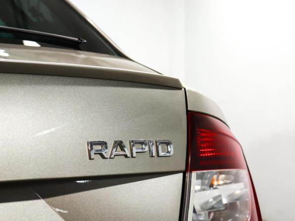 Skoda Rapid I Рестайлинг с пробегом 2018 года, цена 1 399 000 рублей, 107700 км, лифтбек, Автокод Объявления