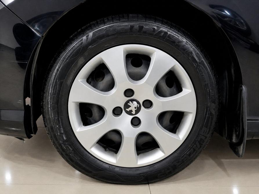 Peugeot 408 I Москва  - изображение 15