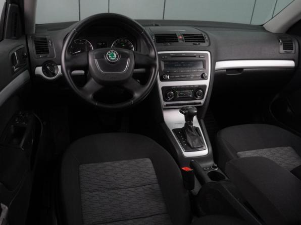 Skoda Octavia II (A5) Рестайлинг с пробегом 2011 года, цена 984 000 рублей, 142630 км, лифтбек, Автокод Объявления
