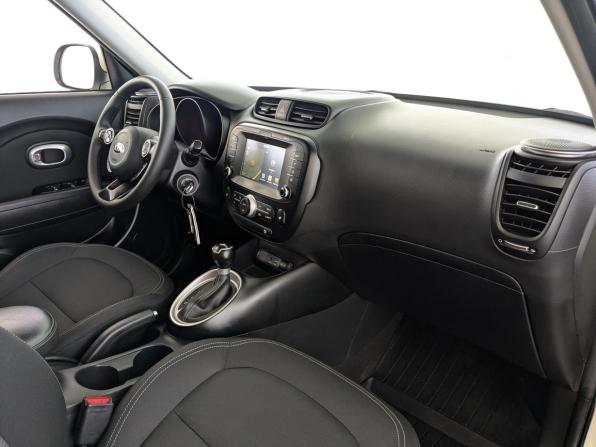 Kia Soul II Рестайлинг с пробегом 2017 года, цена 1 450 000 рублей, 214400 км, хэтчбек, Автокод Объявления