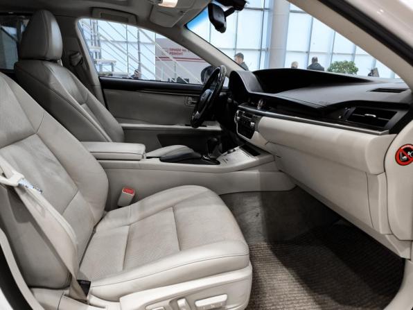 Lexus ES VI с пробегом 2012 года, цена 2 030 000 рублей, 282775 км, седан, Автокод Объявления