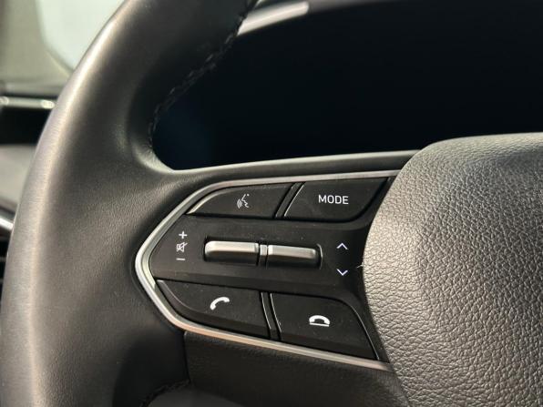 Hyundai Santa Fe IV Рестайлинг с пробегом 2022 года, цена 3 800 000 рублей, 42000 км, внедорожник, Автокод Объявления