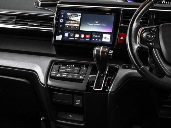 Honda Stepwgn V Рестайлинг с пробегом 2019 года, цена 2 249 000 рублей, 98061 км, минивэн, Автокод Объявления