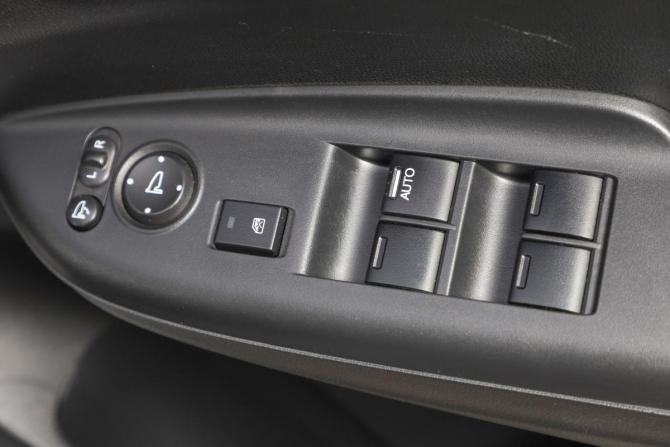Honda Fit III Рестайлинг с пробегом 2017 года, цена 1 219 000 рублей, 114000 км, хэтчбек, Автокод Объявления