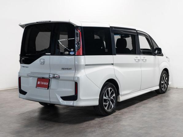 Honda Stepwgn V Рестайлинг с пробегом 2019 года, цена 2 100 000 рублей, 71400 км, минивэн, Автокод Объявления