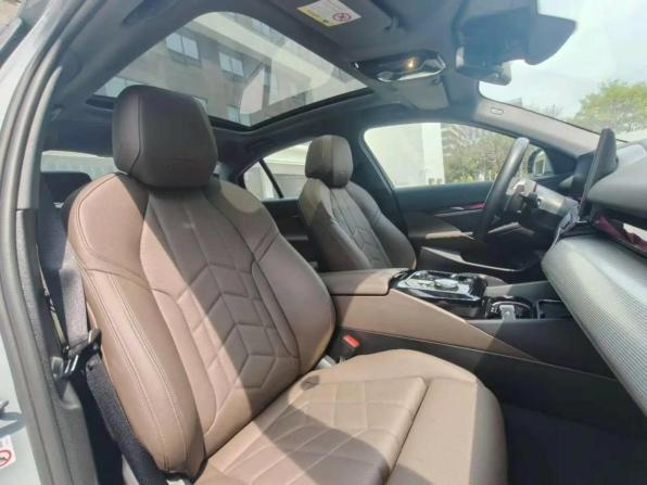 BMW 5 серии VIII (G60/G61/G68) с пробегом 2024 года, цена 6 590 000 рублей, 2891 км, седан, Автокод Объявления