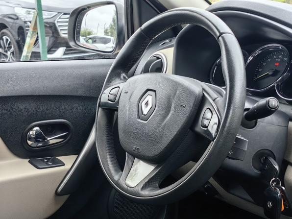 Renault Logan II с пробегом 2016 года, цена 799 000 рублей, 137754 км, седан, Автокод Объявления