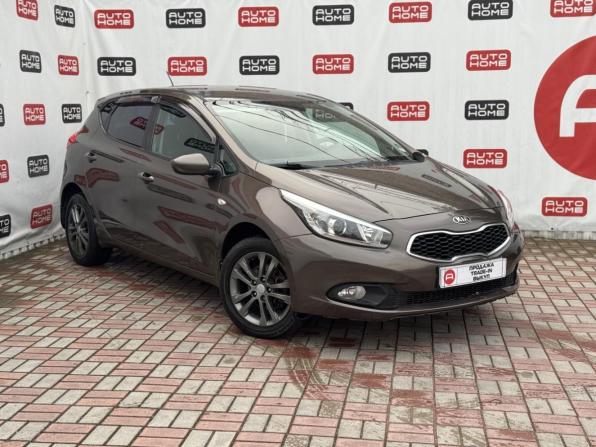 Kia Ceed II с пробегом 2012 года, цена 664 990 рублей, 178000 км, хэтчбек, Автокод Объявления