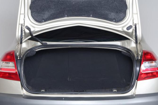 Renault Megane II Рестайлинг с пробегом 2006 года, цена 299 000 рублей, 265363 км, седан, Автокод Объявления