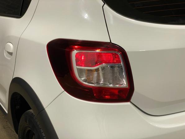 Renault Sandero II Рестайлинг с пробегом 2021 года, цена 1 400 000 рублей, 52179 км, хэтчбек, Автокод Объявления